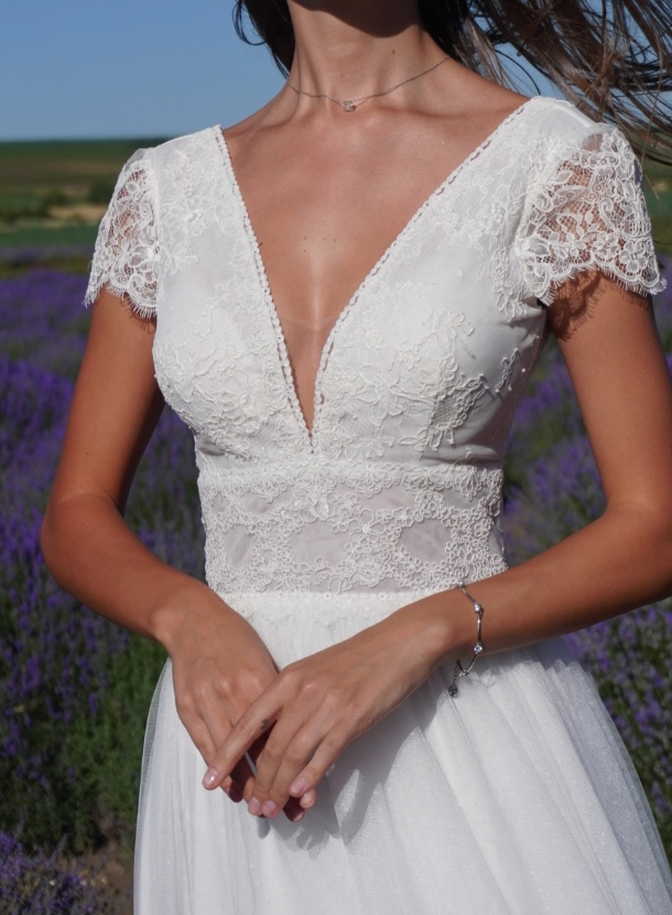 Pretty A Line V Neck White Lace Tulle Wedding Dress SH6021