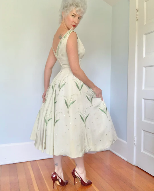 Lily of the Valley Embroidery Exquisite V Neck Satin Party Dress Prom Dress SH3596