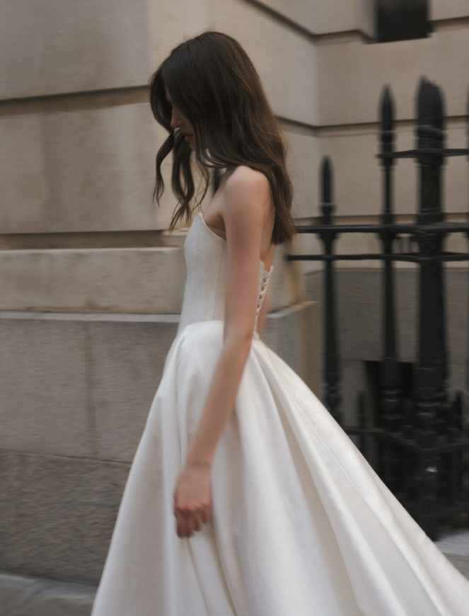 Elegant Ball Gown Strapless White Satin Wedding Dress SH4122