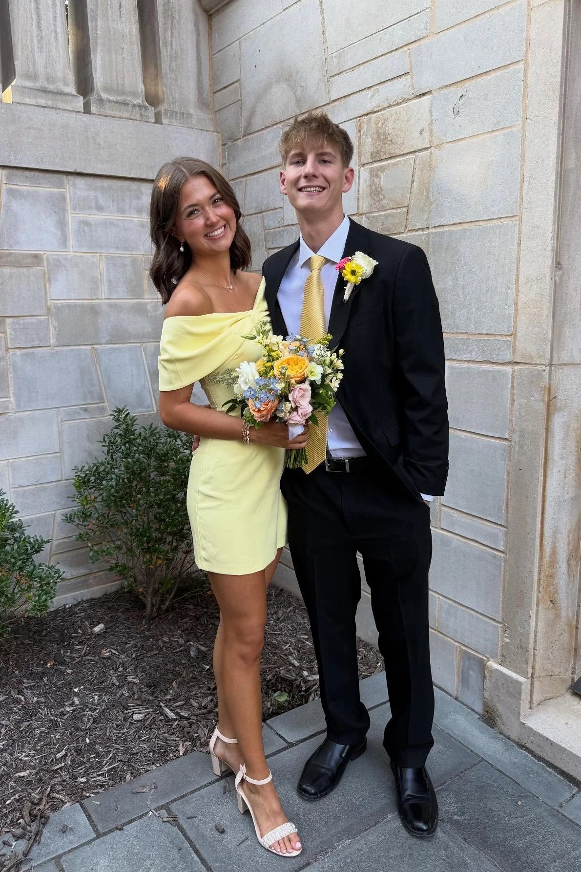 Simple Yellow Sheath Off the Shoulder Satin Short Homecoming Dress Outfits SH6250