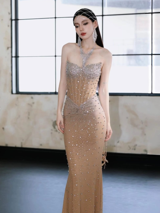 Exquisite Mermaid Strapless Shiny Rhinestone Tulle Long Prom Dress Evening Dress SH4241