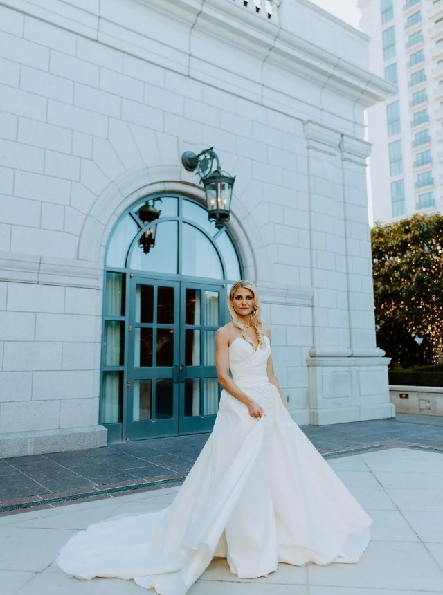 Classic A Line Sweetheart Neck White Pleated Satin Long Wedding Dress SH7113