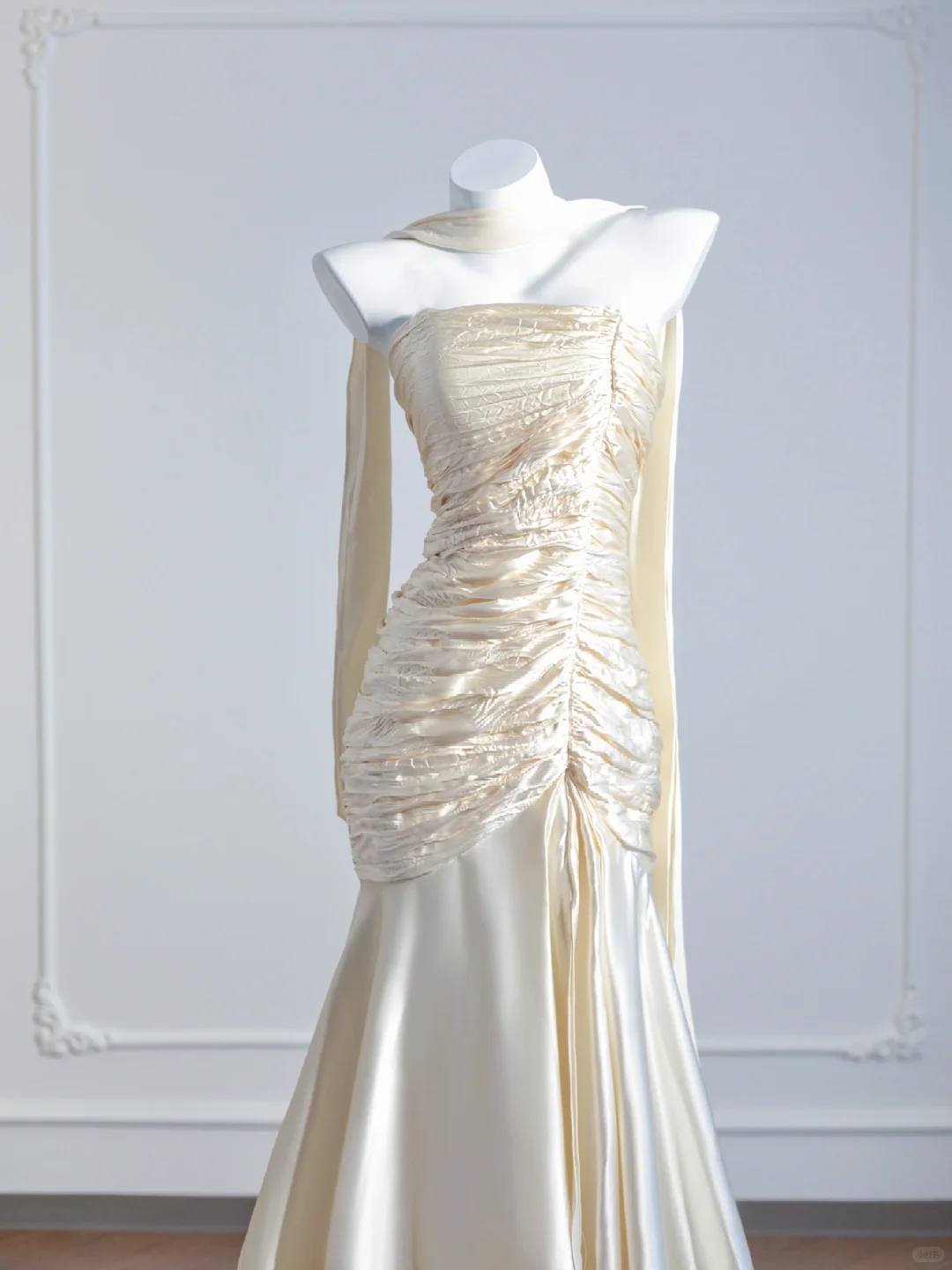 Ivory White Mermaid Spaghetti Straps Pleated Satin Long Prom Dress Party Dress SH4367