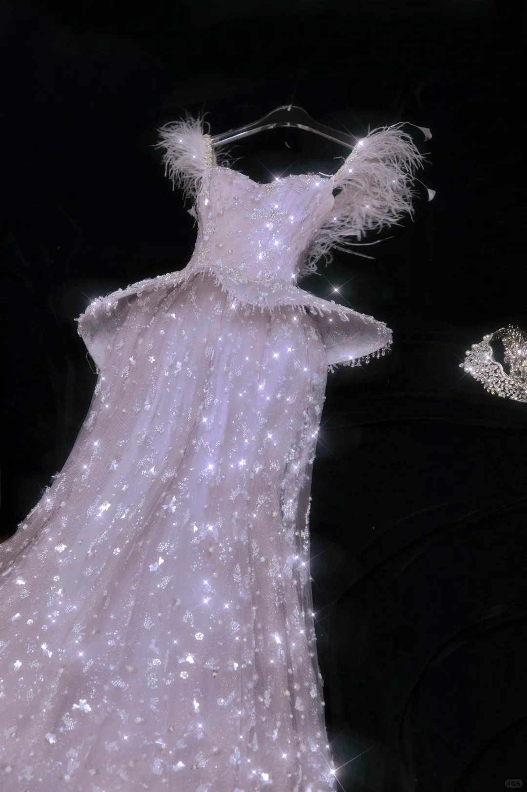 Shiny White Mermaid Spaghetti Strap Beaded Feather Tulle Prom Dress Evening Dress SH3392