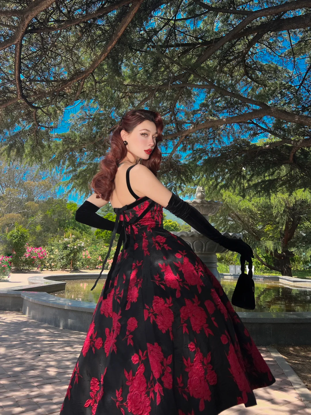 Vintage A Line Spaghetti Strap Red Appliques Black Satin Prom Dress Evening Dress SH4255