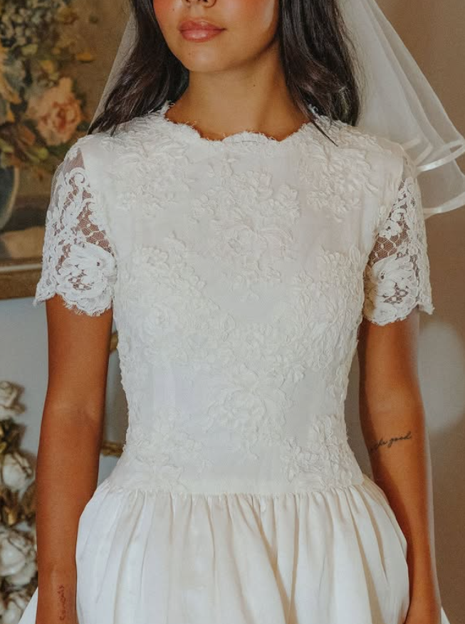 Cute Ball Gown Round Neck White Lace Satin Short Wedding Dress SH6083