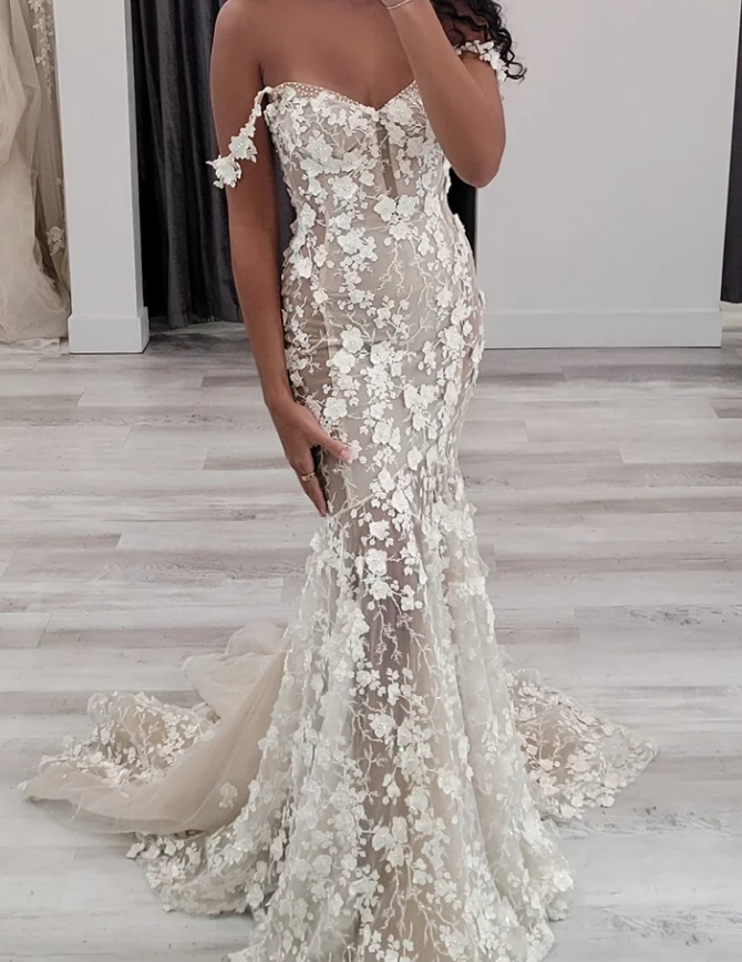 Romantic Mermaid Spaghetti Strap Lace Long Train Wedding Dress SH7104