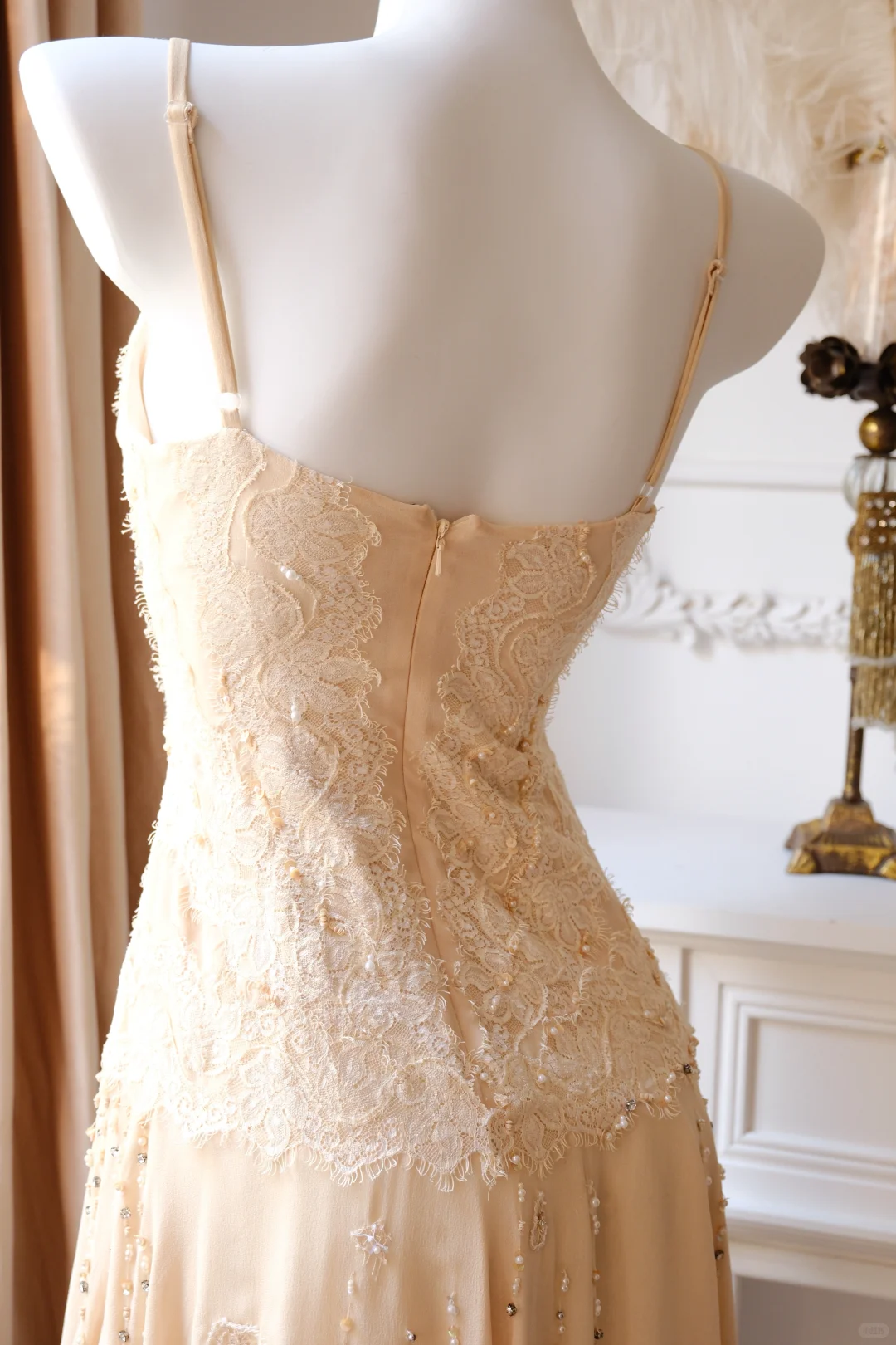 Shiny Vintage A Line V Neck Beaded Apricot Lace Chiffon Short Homecoming Dress SH5333
