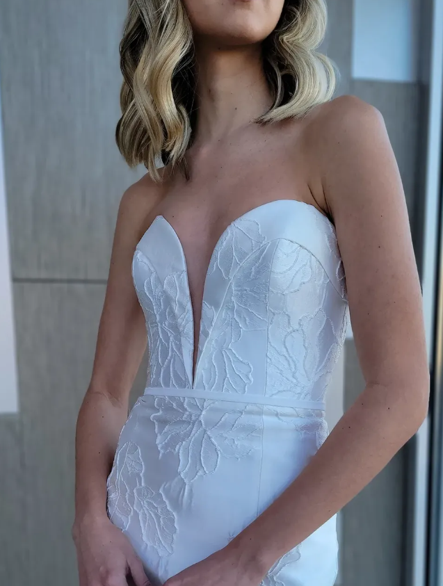 Elegant Mermaid Sweetheart Neck White Print Satin Long Wedding Dress SH7111