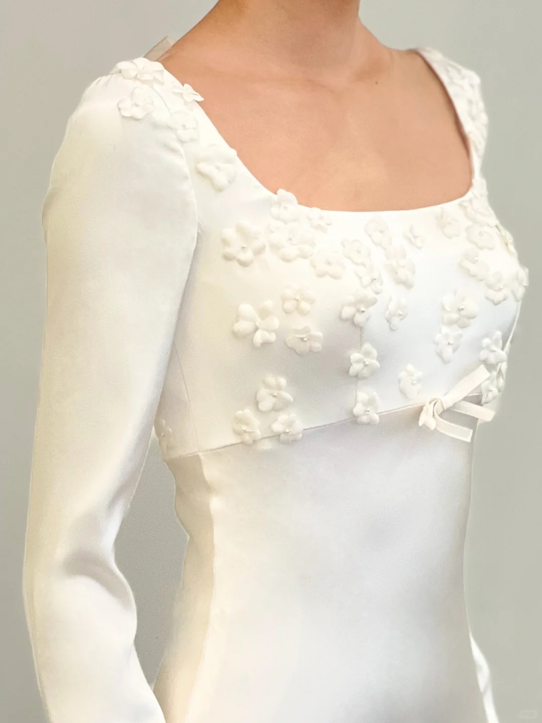 Vintage A Line Long Sleeve Floral White Satin Wedding Dress SH5233