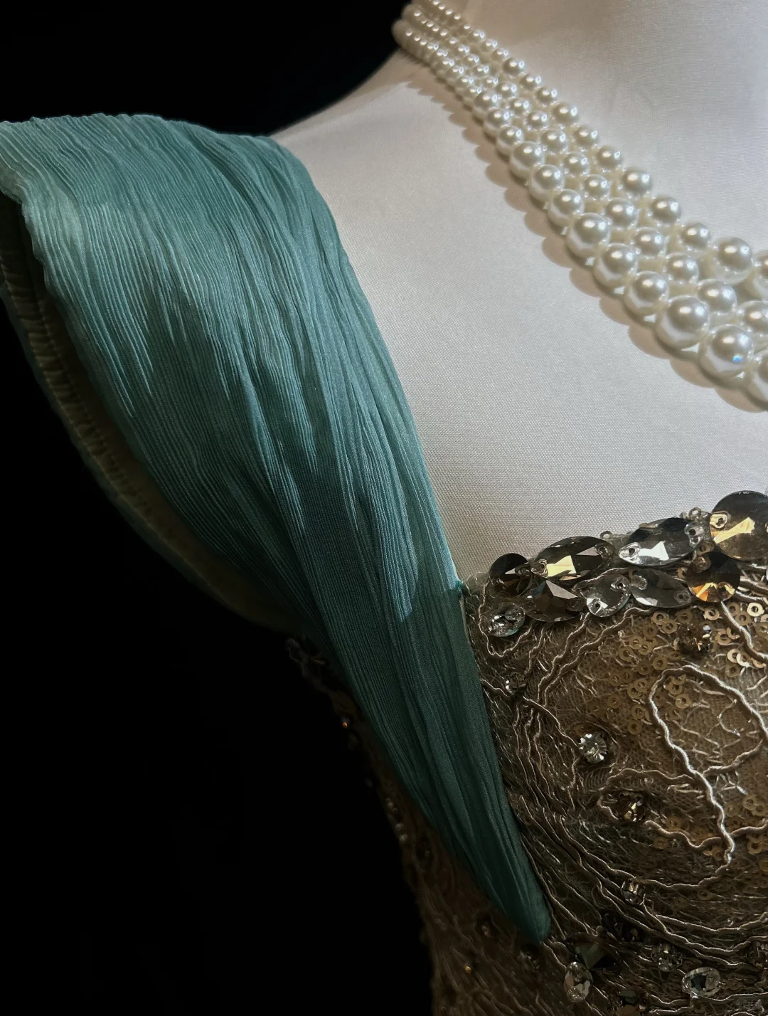 Retro Gorgeous A Line Straps Pleated Beaded Blue Satin Prom Dress Evening Dress SH3328