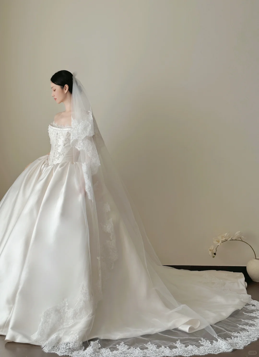 White Pearl Ball Gown Strapless Appliques Satin Long 16th Birthday Dress Wedding Dress SH3962
