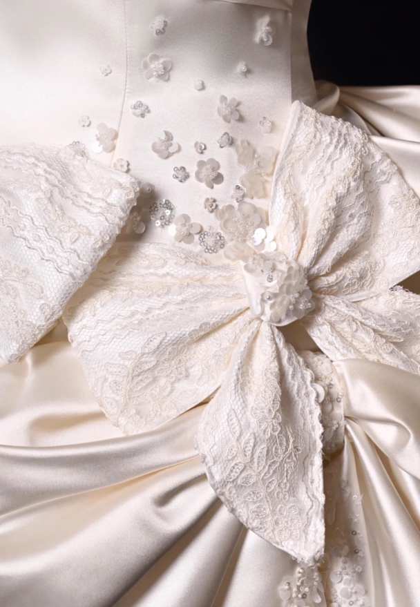 Bow Ivory A Line Sweetheart Neck Lace Satin Mini Homecoming Dress Cocktail Dress SH3314
