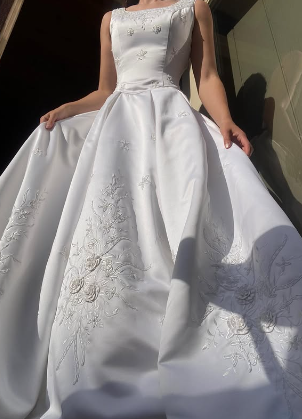 Retro A Line Square Neck Appliques Floral Satin Wedding Dress Prom Dress SH5944