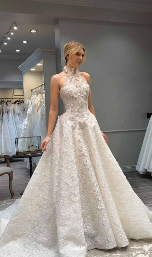 Pretty Ball Gown Halter Ivory Lace Backless Long Wedding Dress SH8385