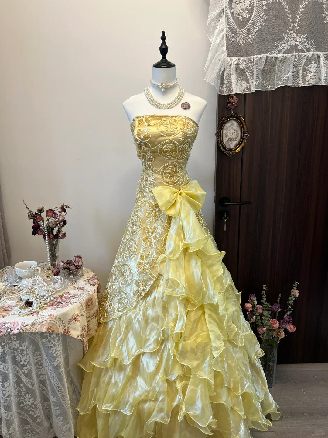 Vintage A Line Strapless Appliques Yellow Satin Organza Prom Dress Evening Dress SH2987