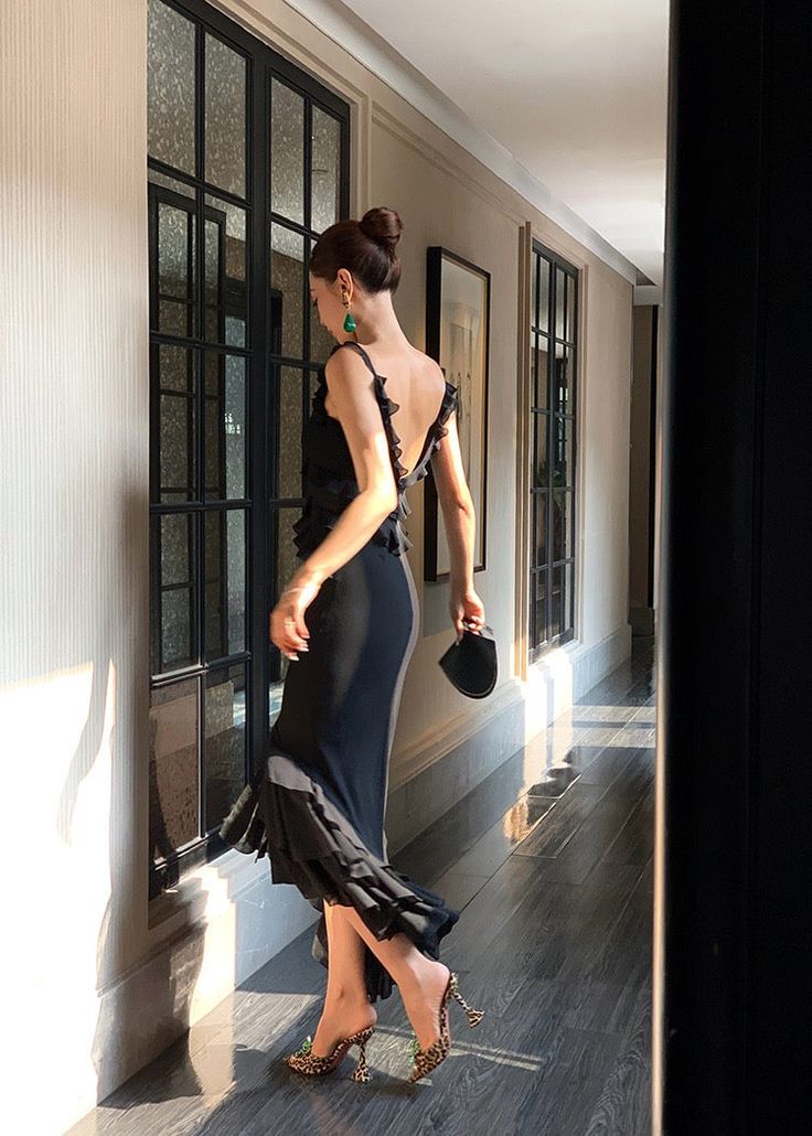 Sexy Black Mermaid Spaghetti Strap Layered Chiffon Formal Gown Evening Dress SH3943