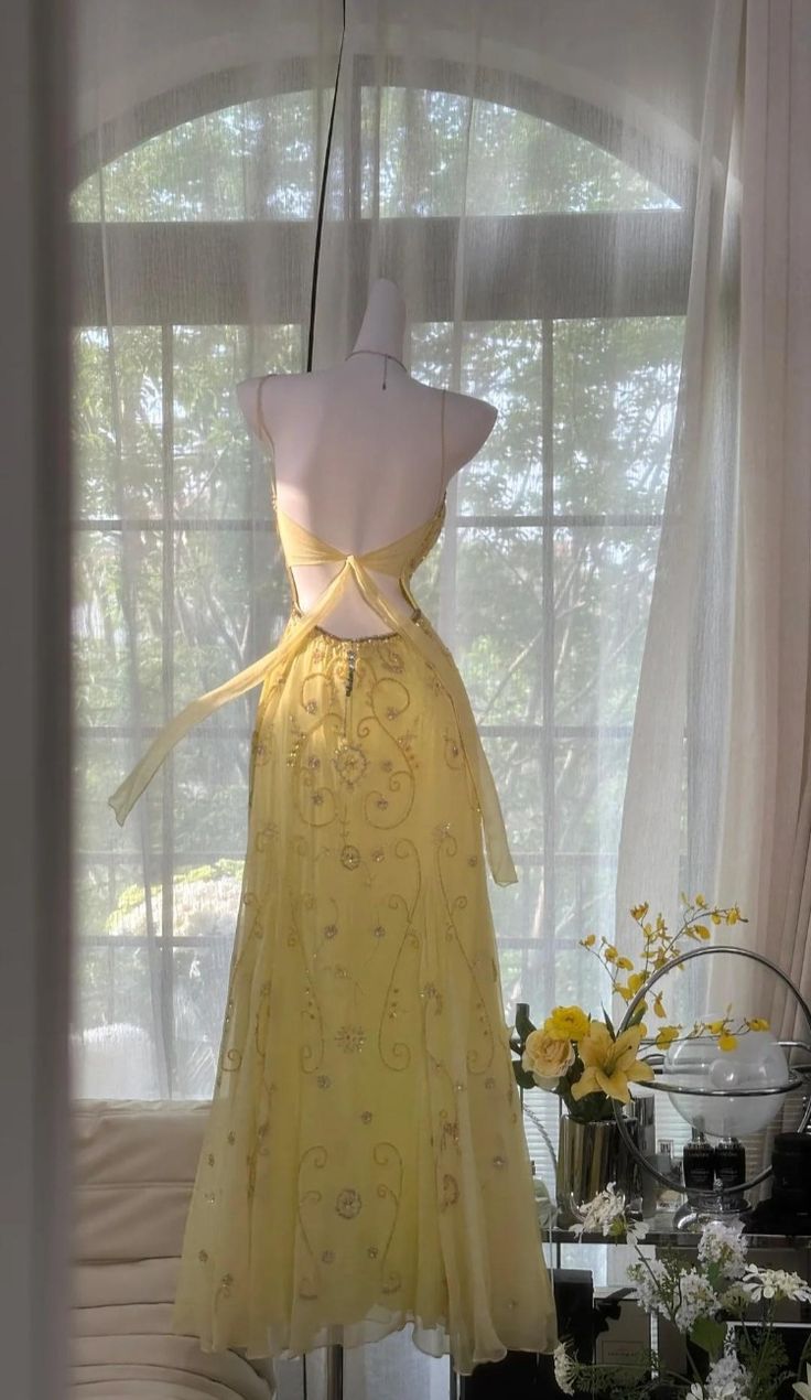 Gorgeous Yellow Spaghetti Strap A Line Chiffon Beaded Long Prom Dress SH2901