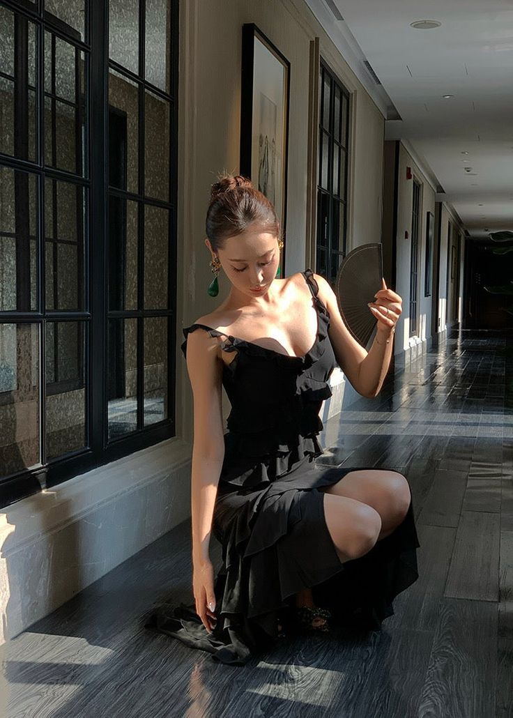 Sexy Black Mermaid Spaghetti Strap Layered Chiffon Formal Gown Evening Dress SH3943