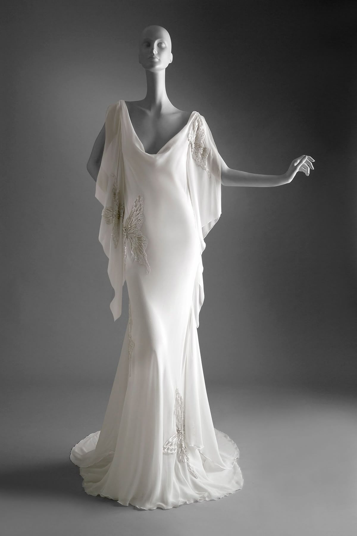Elegant White Mermaid V Neck Butterfly Embroidery Beaded Chiffon Prom Dress Evening Dress SH3819