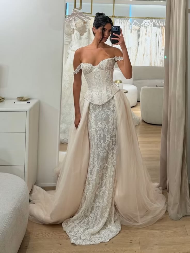 Romantic A Line Off the Shoulder White Lace Tulle Long Wedding Dress SH8880