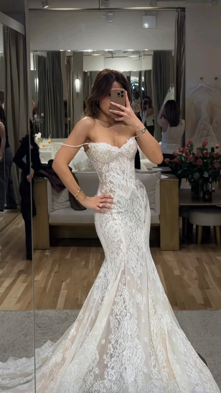 Stunning Mermaid Spaghetti Strap Exquisite Lace Long Train Wedding Dress SH7321