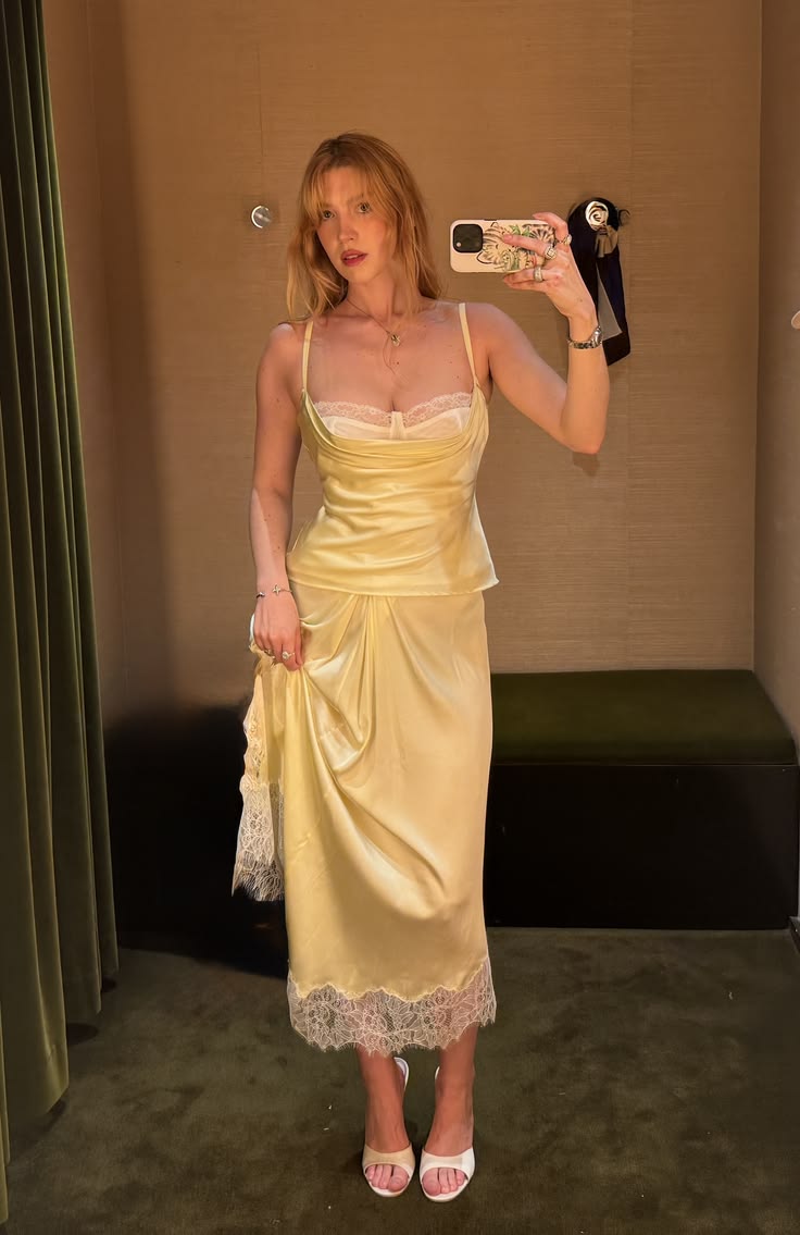Two Piece A Line Straps Lace Yellow Satin Long Prom Dress Outfits SH6739