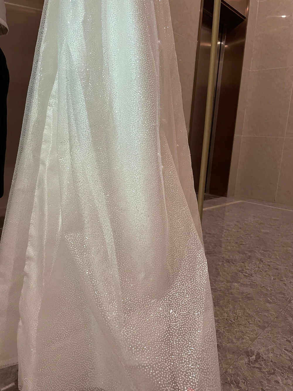 Sexy Puffy Sleeves Prom Dresses Glitter Ball Gown Party Dresses Tulle Sweep Train Prom Evening Dresses SH253