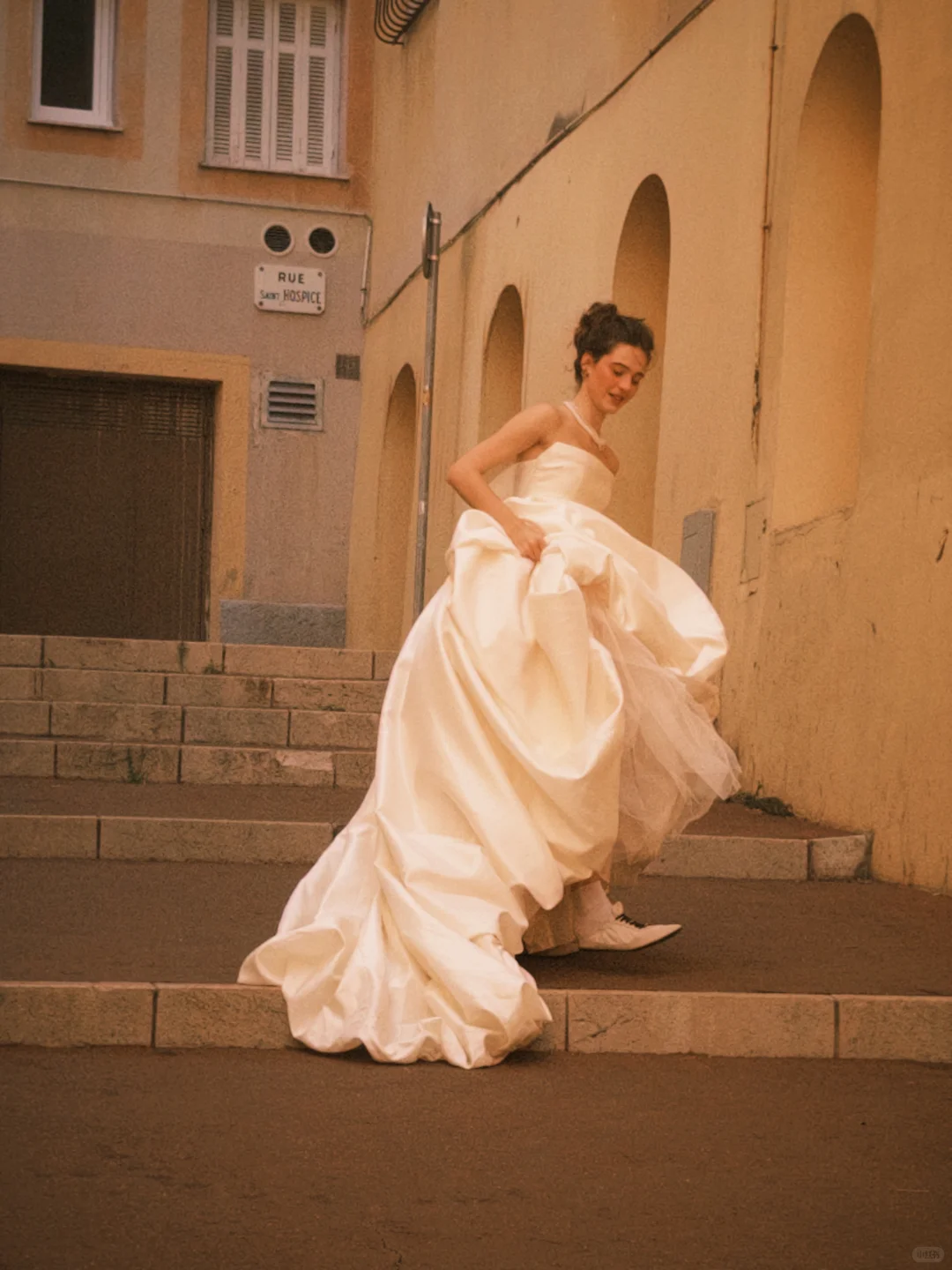 Simple Classic Ball Gown Strapless White Satin Tulle Long Wedding Dress  SH5099