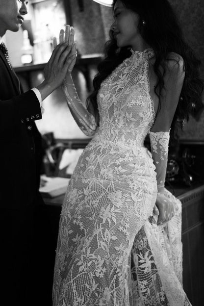 Sexy White SHeath Halter White Lace Backless Long Wedding Dress SH8010