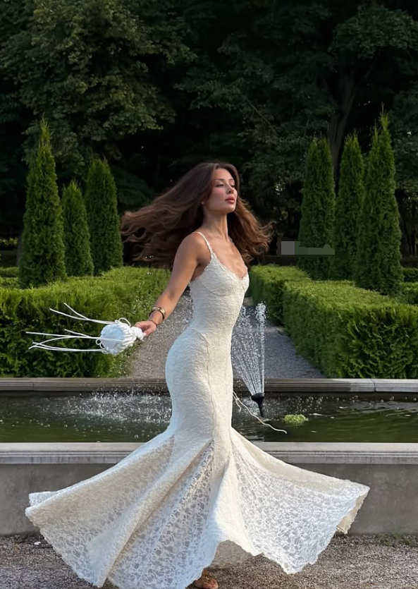 Romantic Mermaid Spaghetti Strap Ivory Lace Prom Dress Evening Dress SH8515