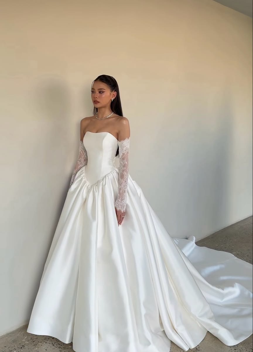 Beautiful Ball Gown Strapless White Satin Long Train Wedding Dress SH6189