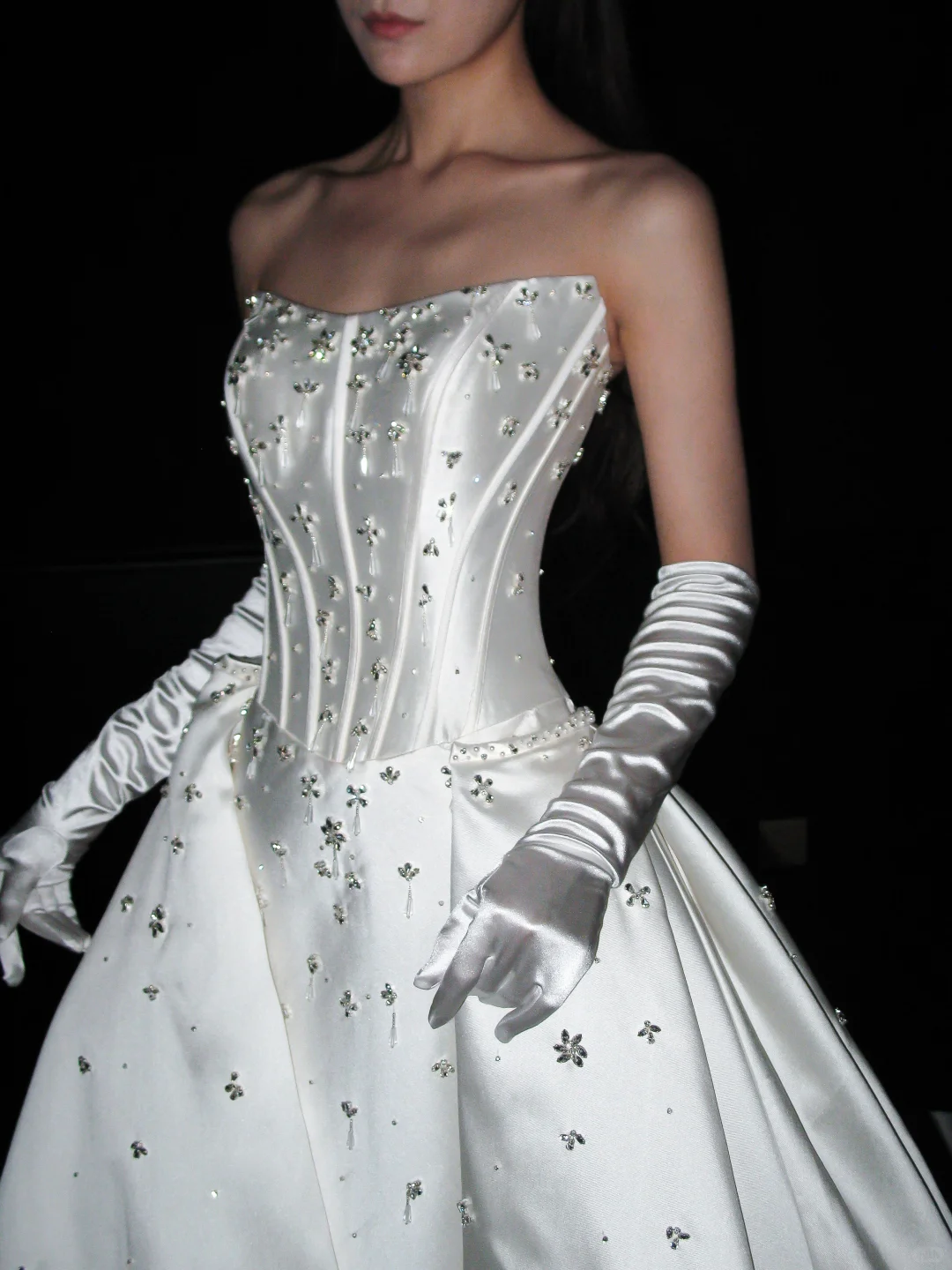Stunning Ball Gown Strapless Shiny Beaded White Satin Long Train Wedding Dress SH8888