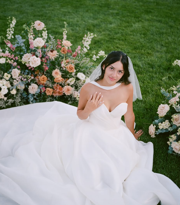 Simple Ball Gown Sweetheart Neck White Organza Slit Wedding Dress SH6986