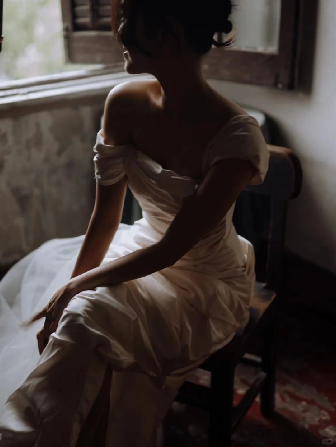 Simple Vintage Sheath Straps Pleated Satin Tulle Wedding Dress SH5074