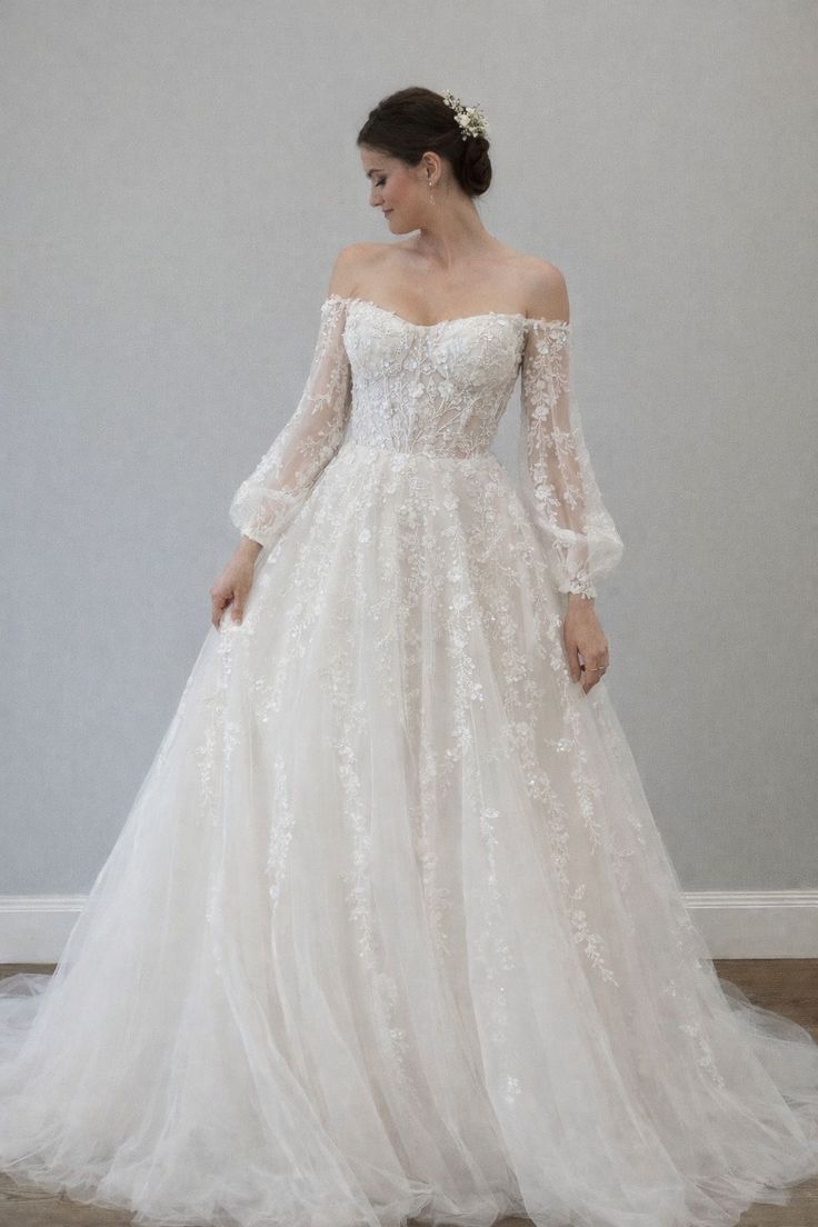 Sweety A Line Long Sleeve Lace Appliques Tulle Long Wedding Dress SH8726