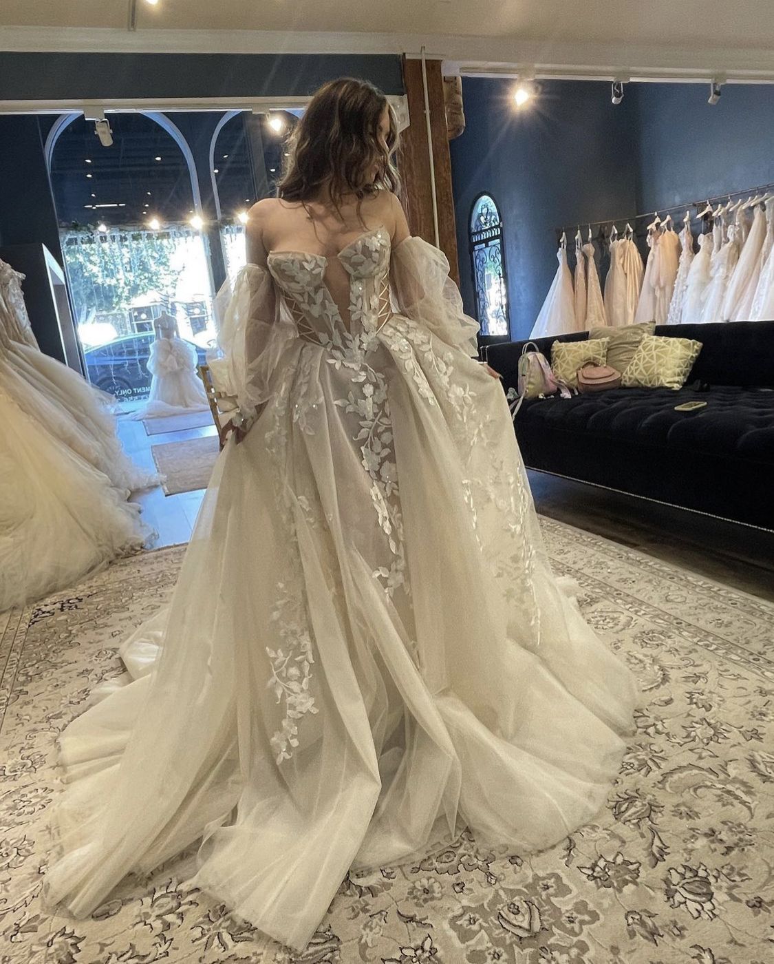 Princess A Line Long Sleeve Exquisite Applique Tulle Long Wedding Dress SH8730