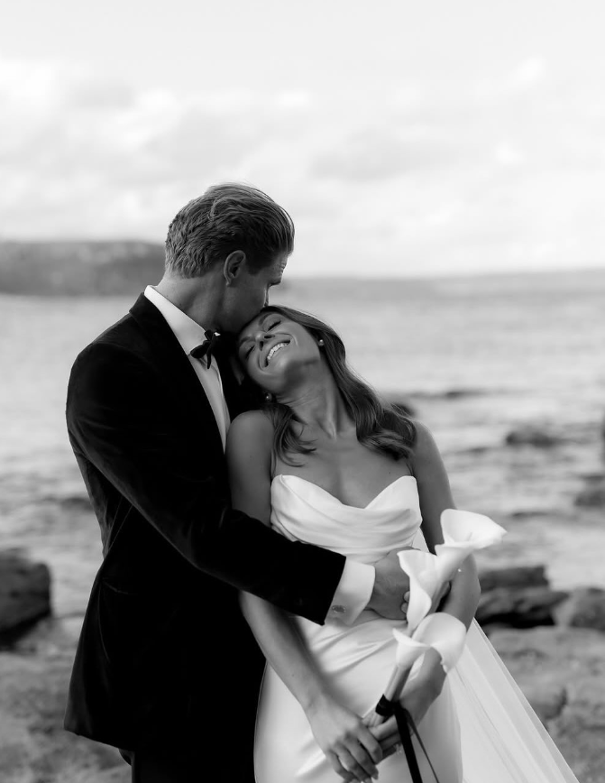 Elegant Mermaid Sweetheart Neck White Satin Long Sweep Wedding Dress SH4854