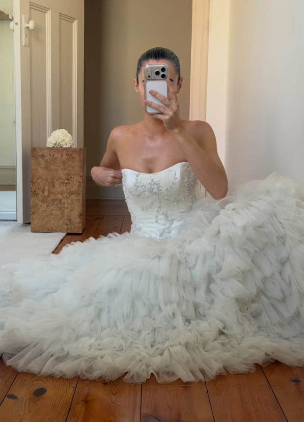Stunning Ball Gown Strapless Exquisite Beaded Tulle Satin Long Wedding Dress SH8478