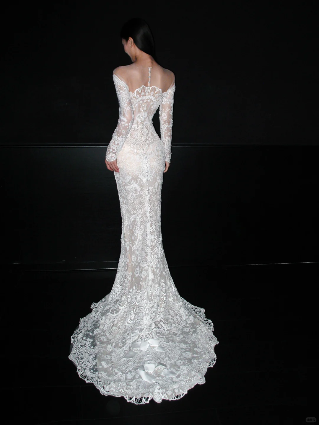 Unique Mermaid Long Sleeve White Exquisite Lace Long Wedding Dress SH8890