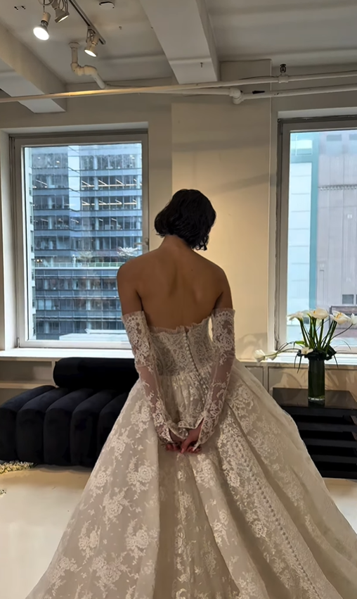 Glamorous Ball Gown Strapless Corset White Lace Long Wedding Dress SH6104