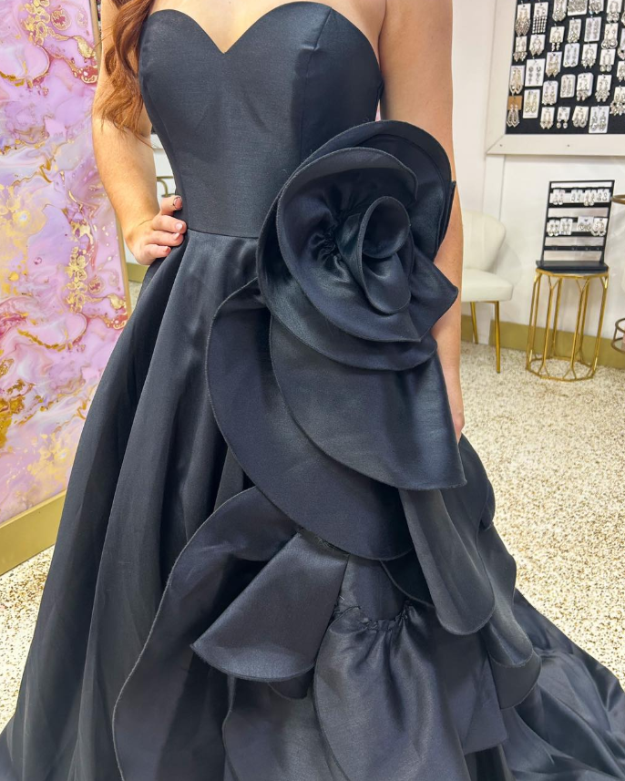 High-class Black A Line Sweetheart Neck Satin Long Prom Dress Evening Dress SH6813