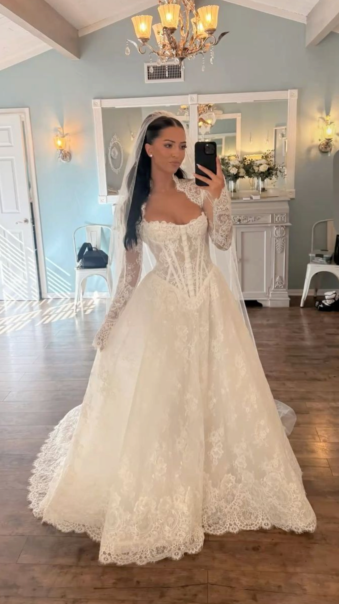Sweety A Line Long Sleeve Exquisite Corset White Lace Long Wedding Dress SH8687