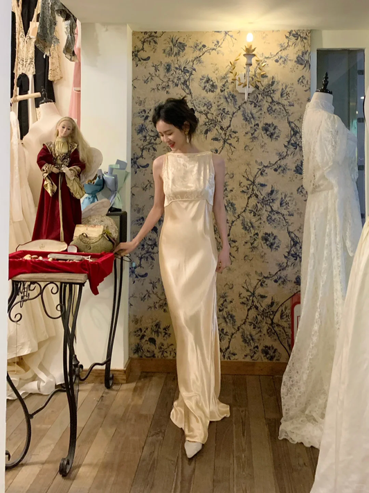 Vintage Gentle Sheath Round Neck Light Champagne Satin Prom Dress Wedding Guest Dress SH4498