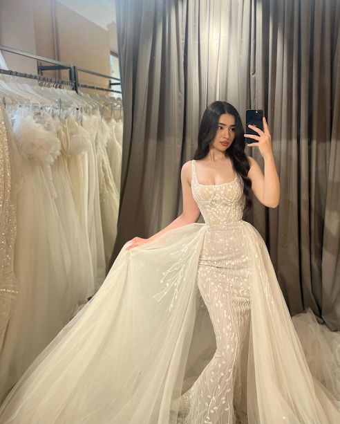 Luxurious Sheath Straps Exquisite Beaded White Tulle Long Wedding Dress SH8742