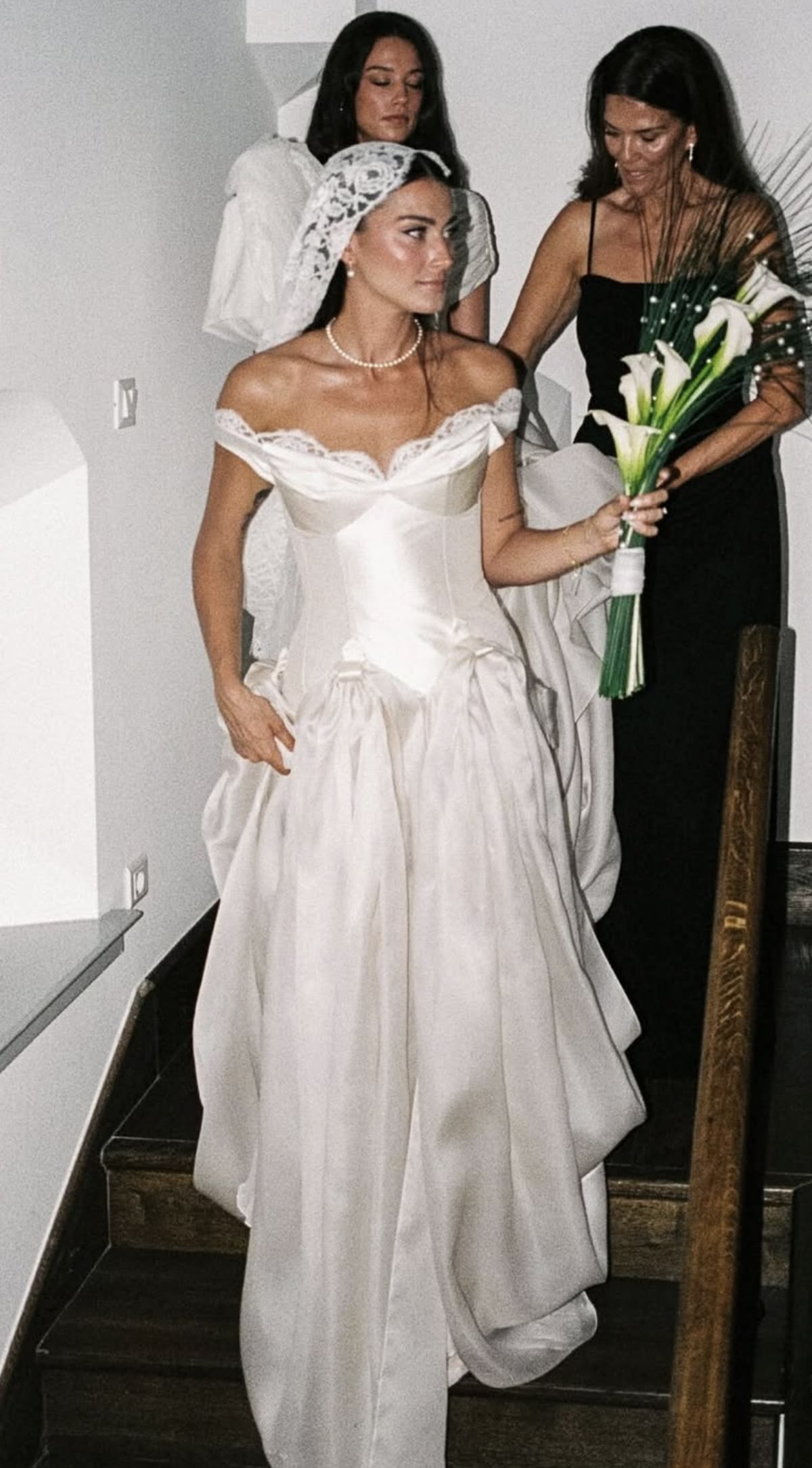 Vintage A Line Off the Shoulder Ivory Lace Satin Long Wedding Dress SH7325