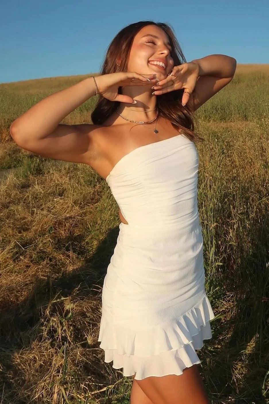 Stylish Sheath Strapless White Short Homecoming Dress with Ruffles SH7933