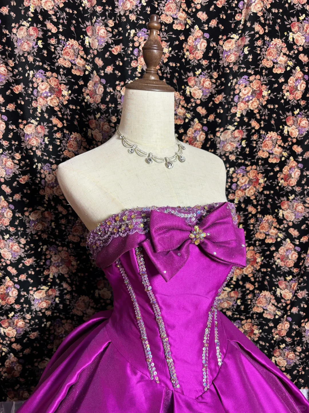 Vintage Pink Ball Gown Strapless Beaded Bow Satin Prom Dress Sweet 16 Dress SH5773