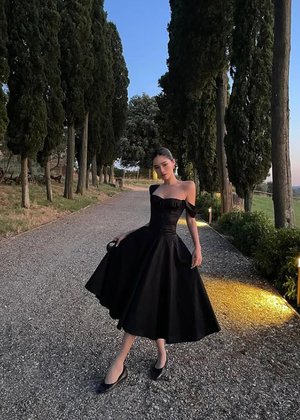 Simple Black A Line Straps Satin Prom Dress Outfits SH5313