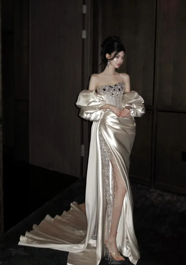 Shiny Sheath Sweetheart Neck Sequin Beaded Satin Prom Dress Evening Dress with Slit SH2537